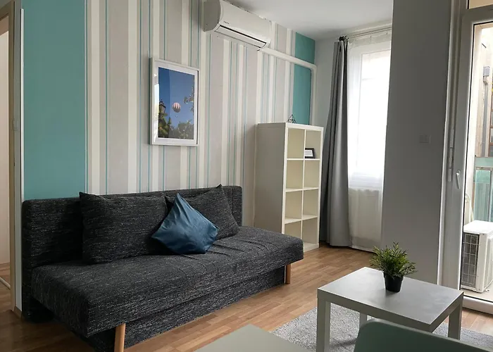 Hotel cerca del colegio: Corvin Center Suites