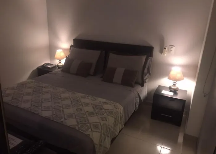 Tranquilo Aparta Suite: Corazón de Bucaramanga con Vista Panorámica