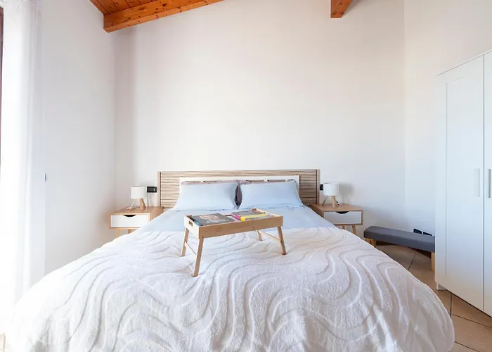 Green Hill Apartment