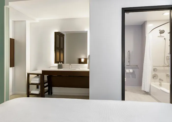 Pet Friendly hotel: Hyatt Place West Palm Beach