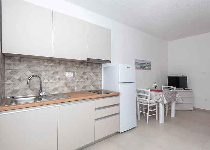 Apartments Luka