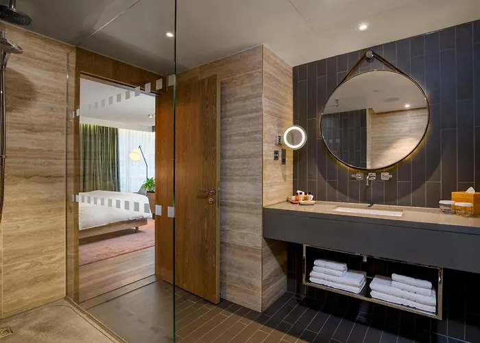 Ping Pong hotel: Hilton London Bankside