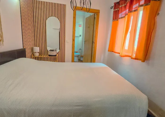 Evora City Break Apartment With Patio In The Historic Centre
