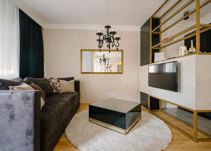Nar Royalton Accommodation