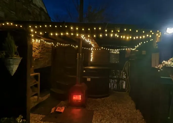 The Hideaway With Hot Tub