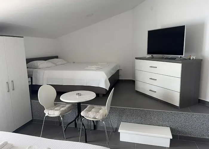 Apartments Lukrecia
