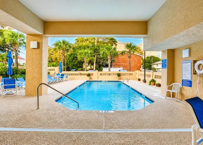 Cottage By The Sea - Renovated Oceanview Condo
