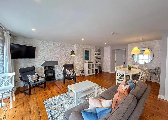 Apartments In Dingle Town Center