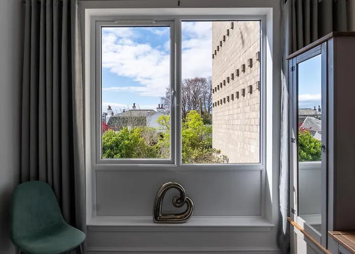 Mandela House Apartments Near Edinburgh
