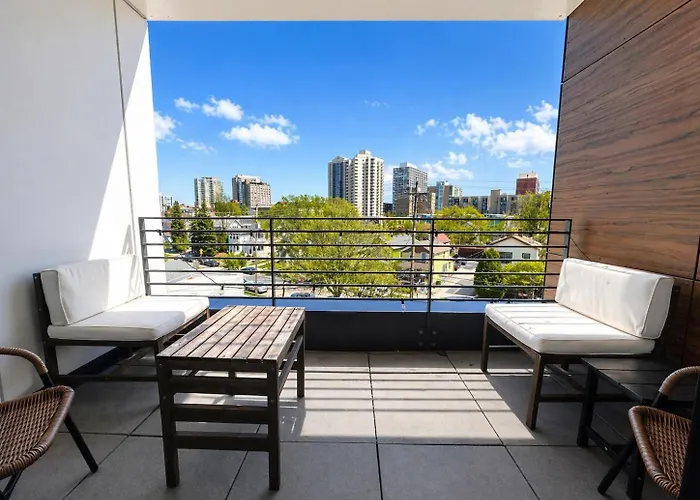 East Side Luxury 1Br Apt - Near Brady St With Balcony And Lounge - Sleeps 4