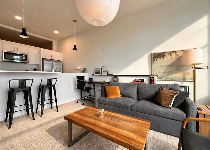 Modern 1Br Apt With Rooftop, Gym, And Parking