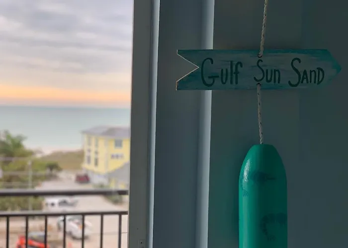 Gulf View Condo, Sleeps 6, Pool, Steps To Beach