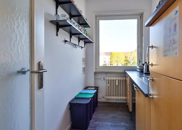 Spacious Flat 2Nd Floor Near Station
