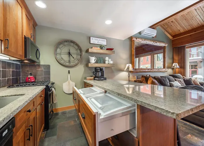 Northstar Village Condo 2 Full Bath Great Location