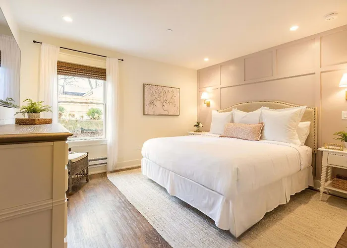 Kildahl House - Boutique Farmhouse Suite #1