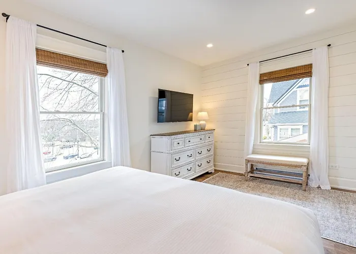 Kildahl House - Boutique Farmhouse Suite #3