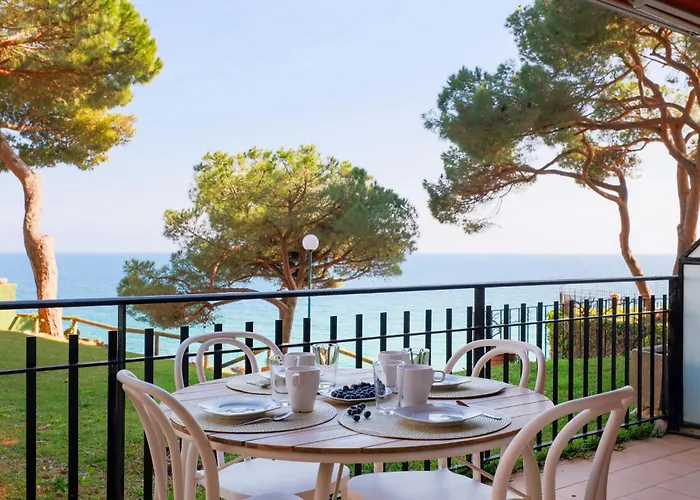 Seafront Views Apartment In Platja D'Aro