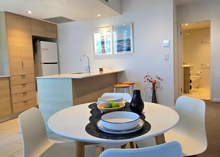 Broadbeach Business Or Leisure