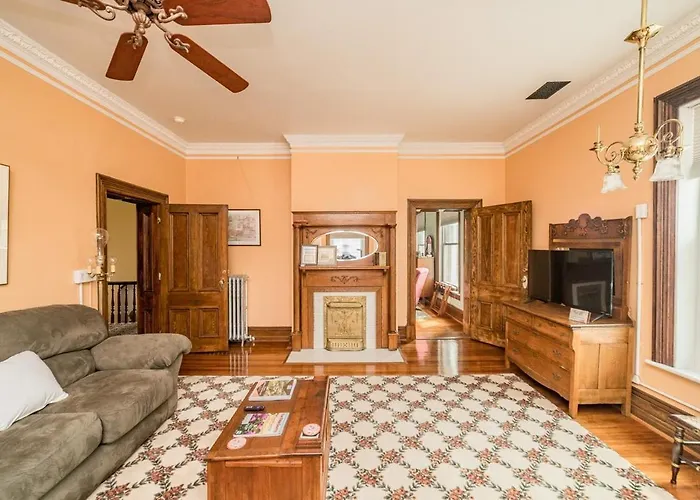 Peaceful Easy Feelings - King Sized Bed - Sleeps 2