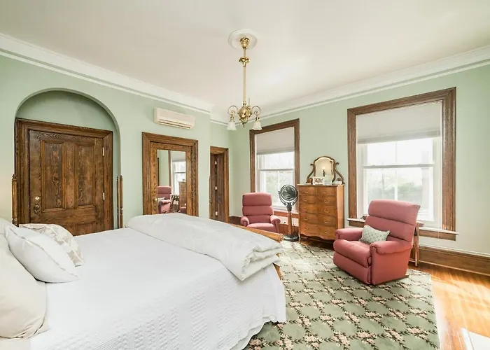 Peaceful Easy Feelings - King Sized Bed - Sleeps 2