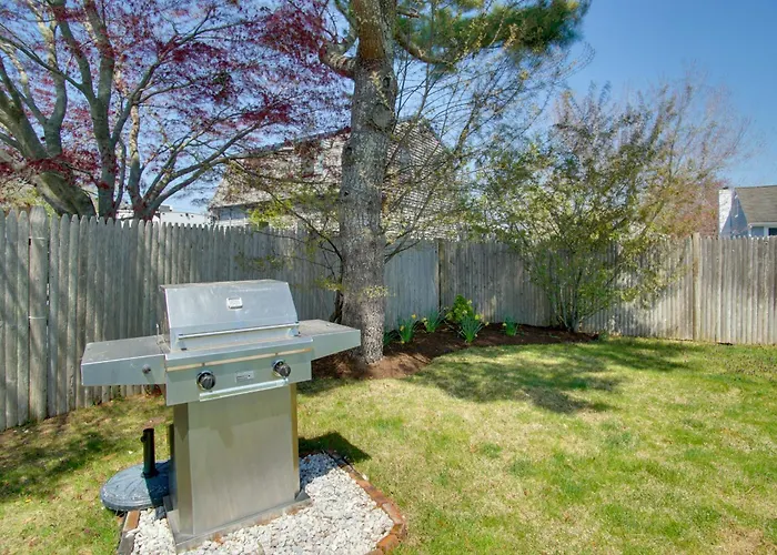 Central Cape Cod Escape In South Yarmouth!