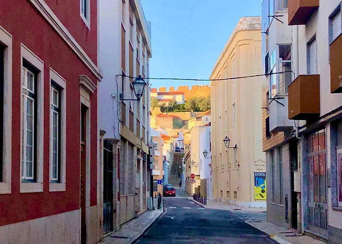 Refúgio histórico e elegante- A curta distância do castelo, das praias e Lisboa