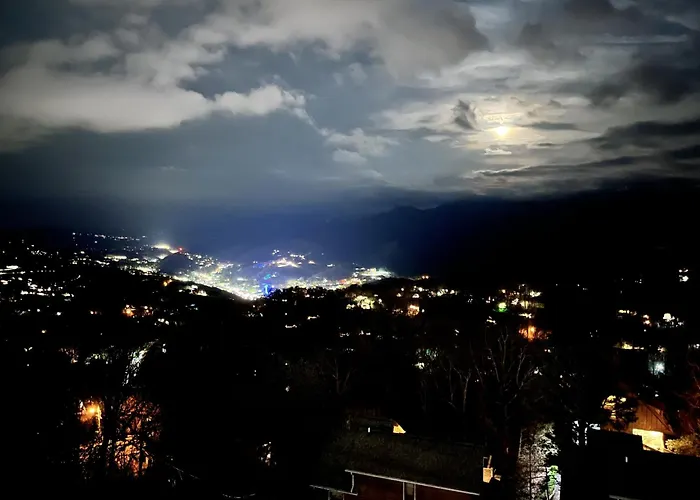 Spacious Gatlinburg Condo With Million Dollar Mountain Views