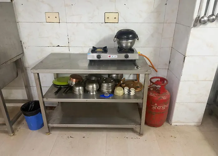 Gulnaar Inn Near Us Counsulate Sankar Nethralaya Apollo Hospital