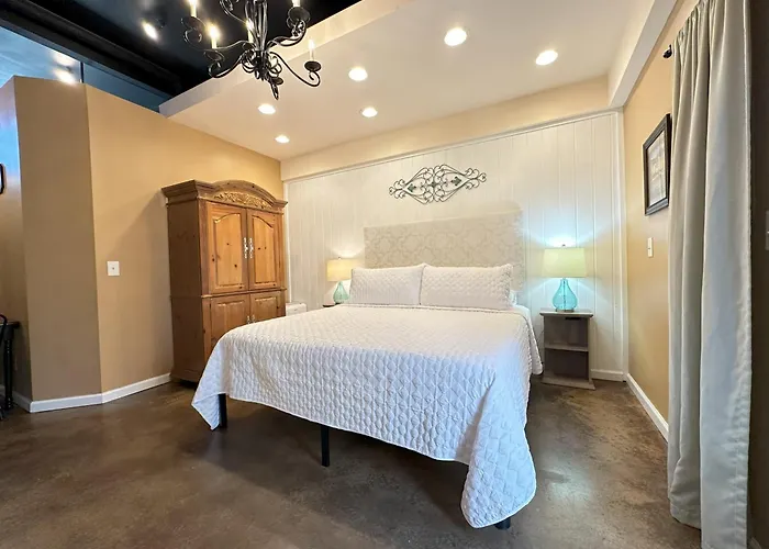 Haven At Hazel Downtown Loft