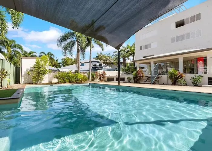 Sunrise Palms - Resort-Style Escape By The Esplanade