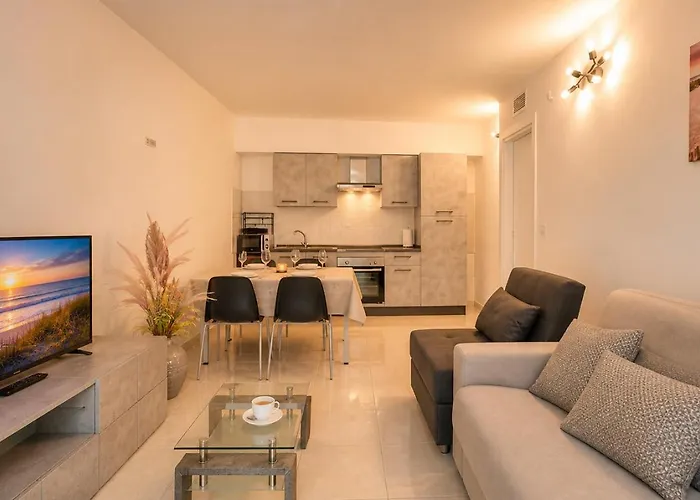 Appartamento Residence Mimose - Con Parcheggio E Terrazza Vicino Al Mare