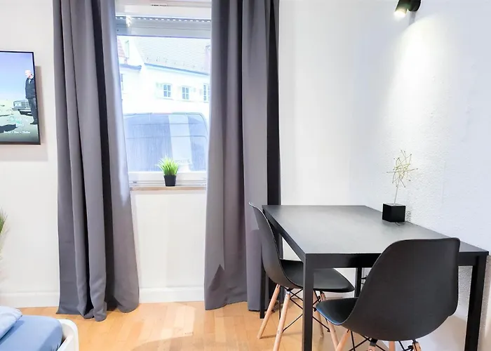 Alfa Apartment Esslingen City Altstadt Nahe Stuttgart Messe I 3 Zimmer 5 Betten I Bad I Kueche L Wifi & Smarttv I 3Br 5 Beds I Bathroom I Kitchen