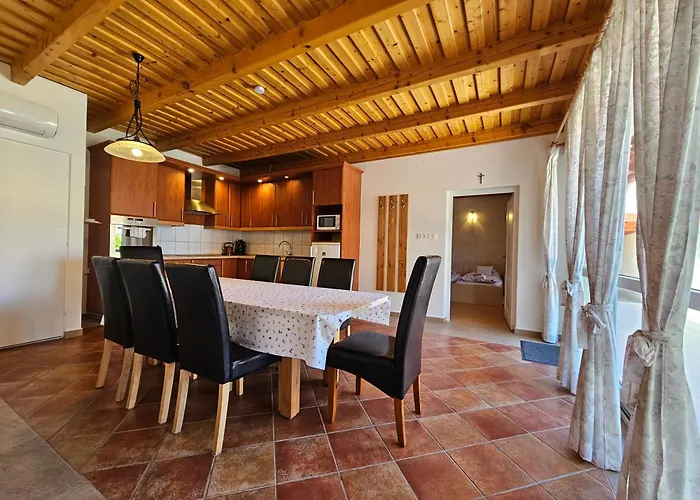 Csenar Apartman Hegyko