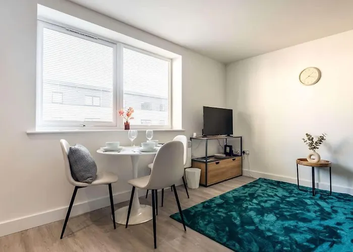 Modern And Bright 1 Bedroom Apartment In Bradford