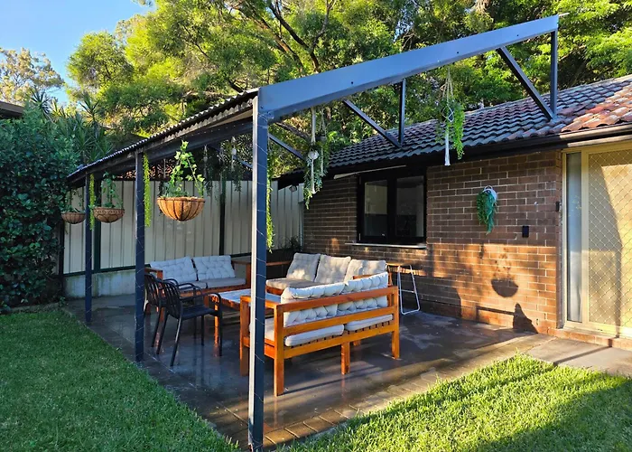 Quiet Peaceful Getaway With Private Backyard