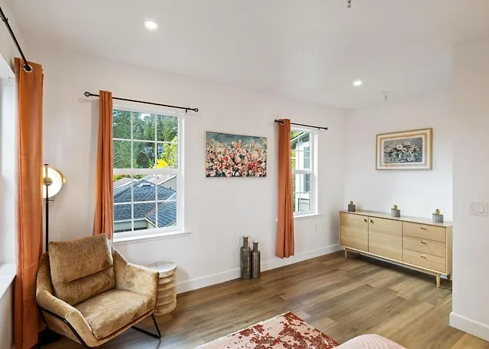 Modern Retreat In Heart Of Downtown Mill Valley