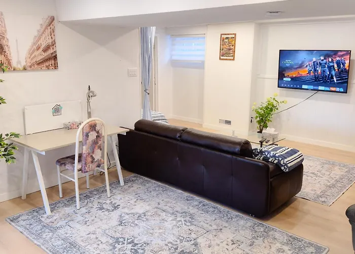 Applewood Gardens Apartment