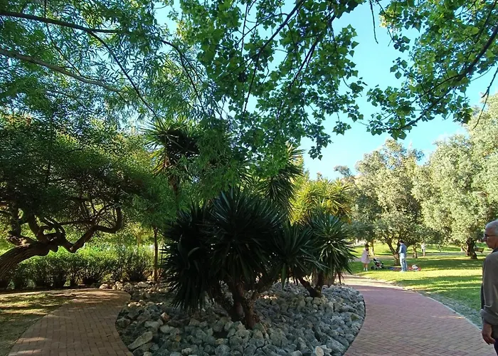 Green Garden Apartment In Odivelas