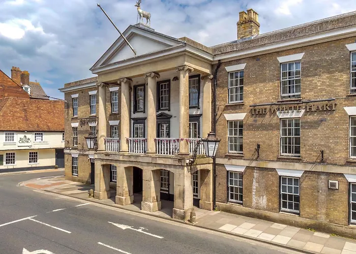 Mercure White Hart & Apartments