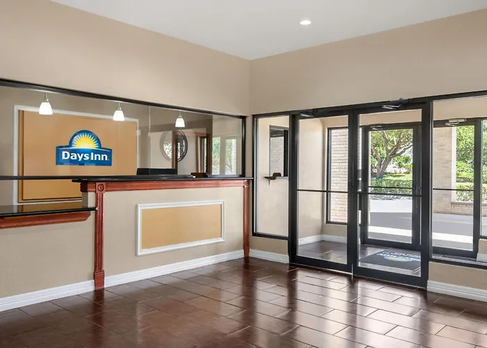 Days Inn By Wyndham San Antonio Near Fiesta Park