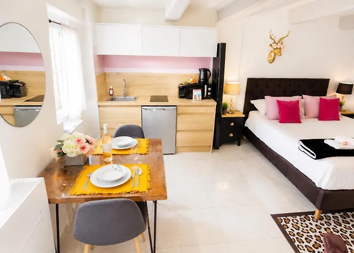 Artistic Antibes Apartment