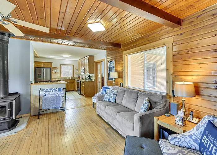 Powell Lake 'Up Badger Lodge Bnb' W/ Shared Dock