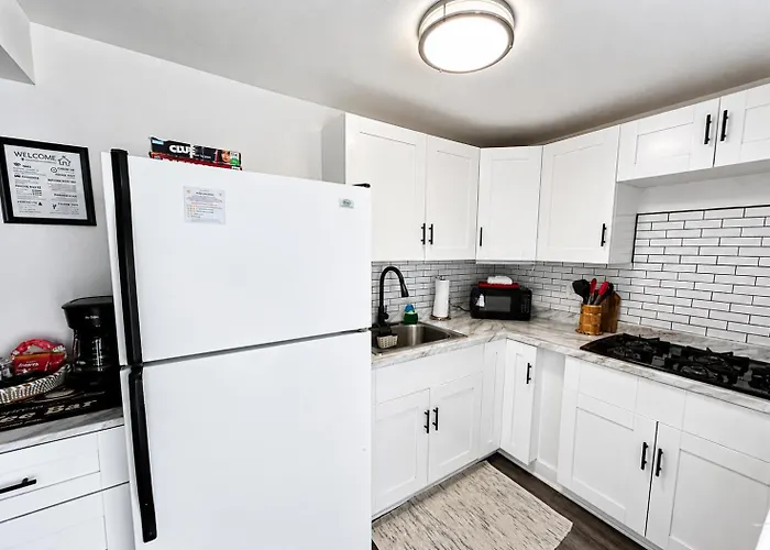 Cozy Boho Retreat Near Little Havana With Free Parking