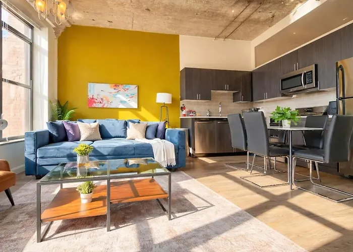 Mccormick Place 2Br Stylish Suite With Optional Parking And Gym For Up To 8 Guests Near Soldier Field And Grant Park