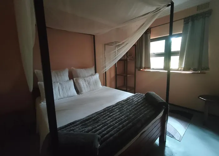 Kalahari Sand Ridge Inn - Quiet Self-Catering Eco Lodge Near Victoria Falls, Livingstone