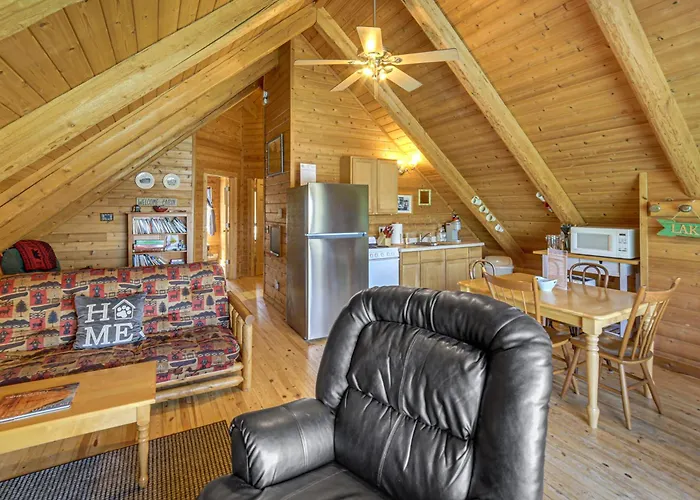 Waterfront 'Up Badger Lodge Bnb' On Powell Lake