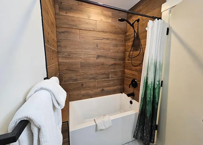 Timberline Lodges By Fernie Lodging Co
