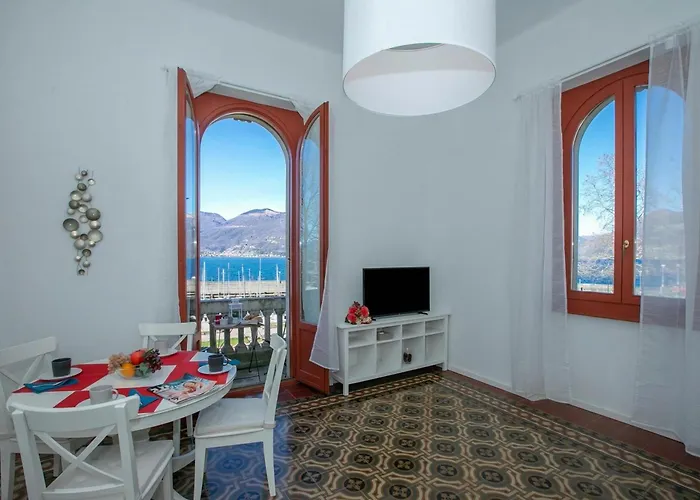 Residenza Gardenia - Lake View Balcony Apartment In Luino Center - Happy Rentals