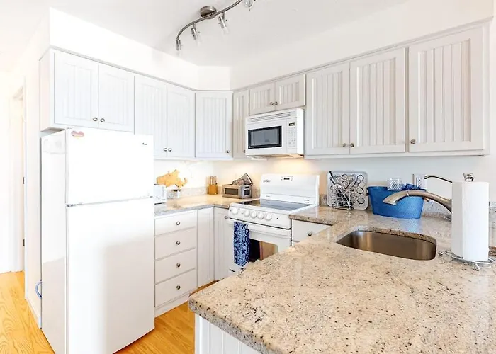Nautical Haven At Seaside