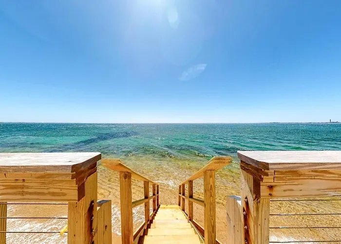 Nautical Haven At Seaside